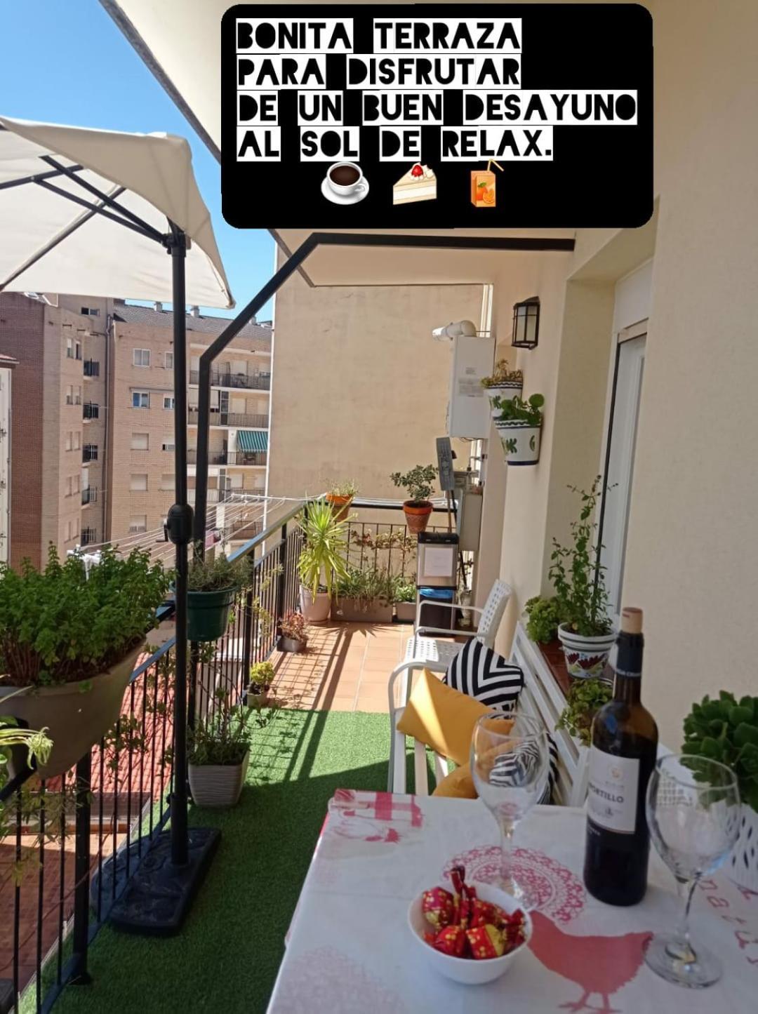Gonzalo De Berceo 15 " Calidad-Sobrio" And " Free Private Parking " Apartman Logroño Szoba fotó